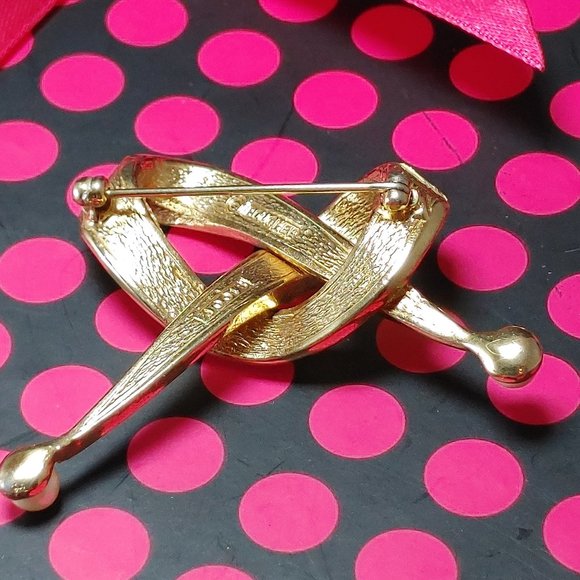 Vtg Designer Marcel Boucher Brushed Gold Ribbon and Pearl Brooch Signed/Numbered - Picture 4 of 9